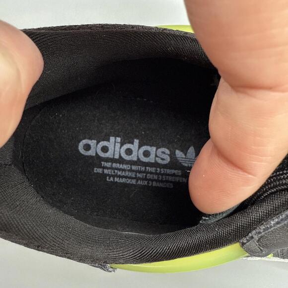 Adidas Ozweego Athletic Shoes Sneakers Black White Solar Yellow EG7448 Men 9 NEW - Picture 5 of 7